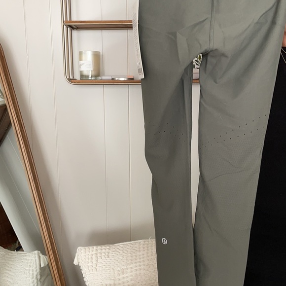 NWT Lululemon Leggings - Picture 2 of 9
